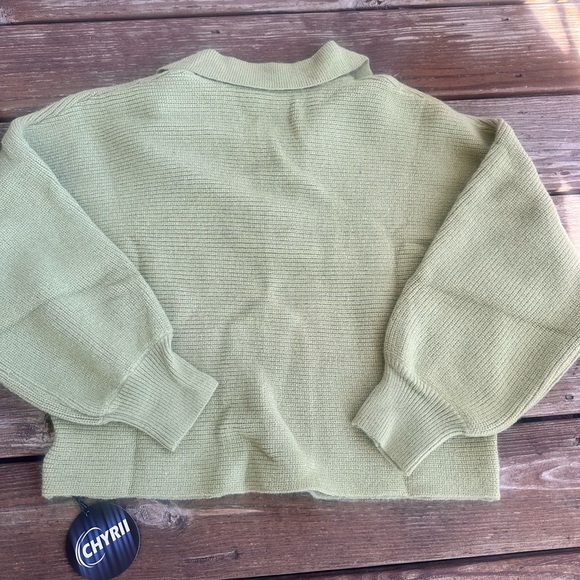 Elegant Avocado green V-Neck Women's Sweater - Picture 6 of 9